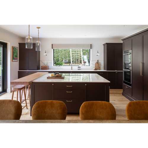 More shiny shoes than you can shake a stick at were walking the streets of Ilkley this morning. I sent Tilly in with a box of plasters, so I feel like I'm winning at life! Good luck to everyone starting new adventures today 🍀
Here's the Ilkley kitchen that adjoins the boot room on the previous shots. What do you think?
📷 Rob Crawshaw
#newschoolshoes
#newadventures
#Ilkleygrammarschool
#adventureawaits
#interiordesignyorkshire
#interiordesignilkley
#liftingthelid
#hitchcockspiersdesign