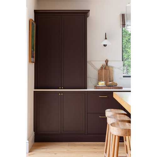 Swipe to take a look inside...
Each project that we work on starts with an in-depth briefing session. These crucial meetings allow us to gather a whole load of information that we use to inform the design.
This client wanted a clutter-free kitchen, with plenty of storage and somewhere to sit for a coffee and a catch-up with friends. We created this seating at the end of the island, situated alongside the drinks station. There's a wine fridge at the other end of the island, in case the catch-up runs into wine-o'clock 🍷
#itsallaboutthebrief
#kitchendrinkstation
#wineoclock
#catchupwithfriends
#yorkshireinteriordesign
#interiordesignilkley
#yorkshirekitchendesign
#clutterfreekitchendesign
#liftingthelid
#hitchcockspiersdesign