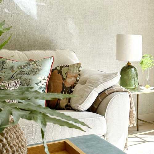 A little corner of this family living room, where soft neutrals and texture, combined with pops of colour, bring the scheme to life. More of this living room scheme to come...
#ilkleylivingoomscheme #heathfieldandco #casamancefabric #artewallcovering #newhomeinteriors #scandifeel #liftingthelid #hitchcockspiersdesign