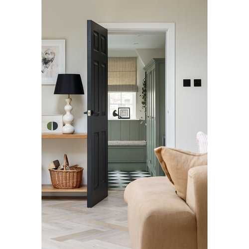 FLOW. Peeking into a utility/ boot room that we recently completed for a client over in Huby. Swipe to see the view back into their kitchen/ diner. When we took on this project, we were lucky enough to be involved in the design of the whole house, from the outset. This meant the flow within each room, as well as from one room to the next, could be tailored perfectly to this family's way of living and style preferences. Providing somewhere for the kids to put away bags as they come home from school, (the bench seat lifts to reveal loads of hidden storage), to clear sight-lines and a cohesive colour scheme. The result is calm and clutter-free, family living 🙌
#kitchendesignyorkshire #bootroomdesignyorkshire #utilityroomdesignyorkshire
#interiordesignharrogate
#hitchcockspiersdesign #liftingthelid